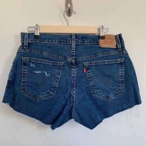 Levi’s Cutoff Distressed Jean Shorts 12